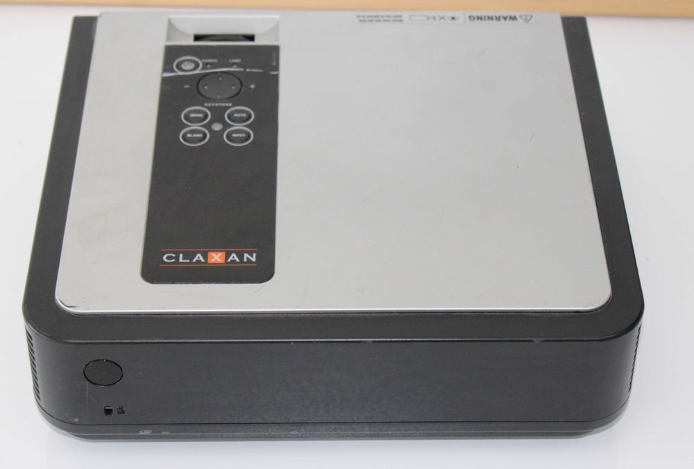 Мултимедиен проектор CLAXAN CL-ACC-16030