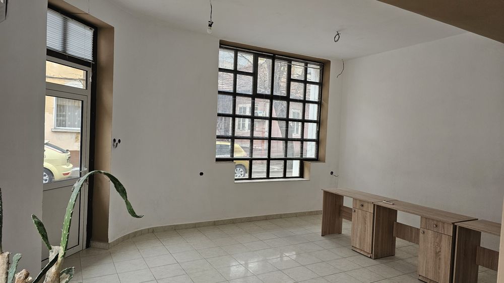 Дава се под наем Магазин в Враца, Подбалканска - 54 кв.м за 408 € - Снимка #6