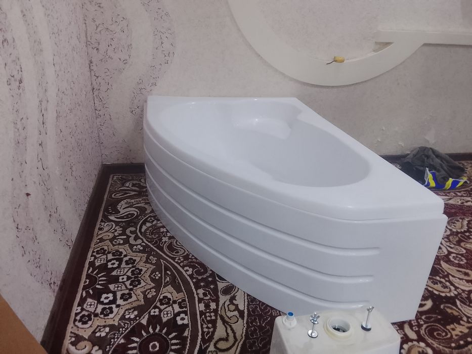 Продается ванна не давно купили не поместился в ванную