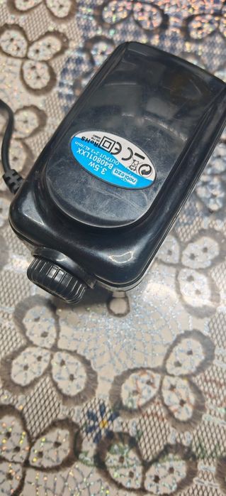 Pompă de aer pentru acvariu