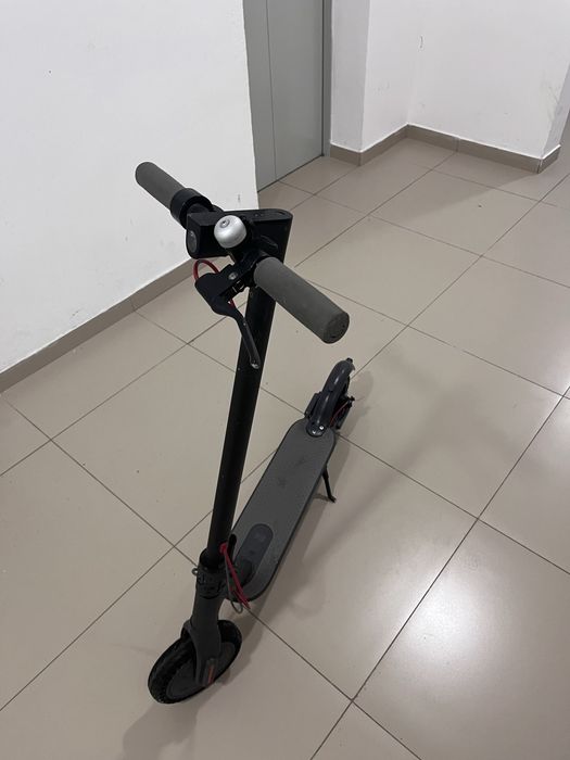 Продам электро самокат Xiaomi