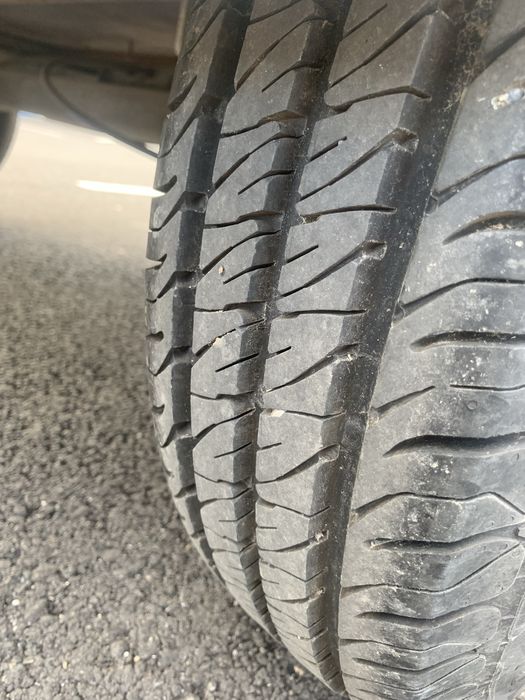 Remorca auto 750 kg cu sistem de franare