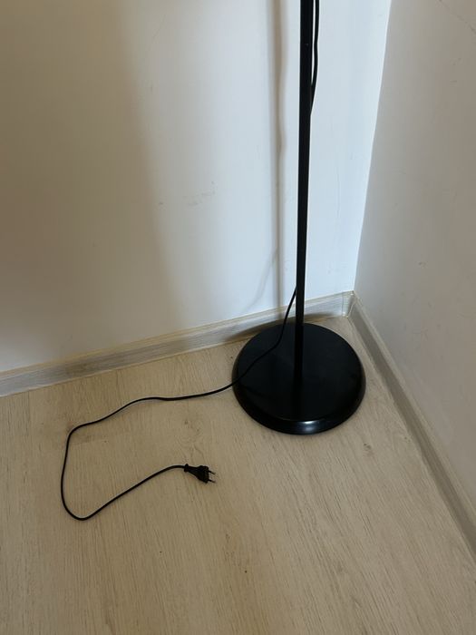 Lampa de pode cu picior inalt