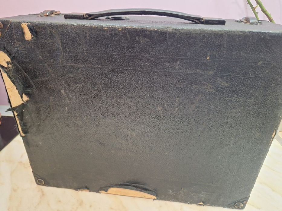 Ретро преносим грамофон с куфарче