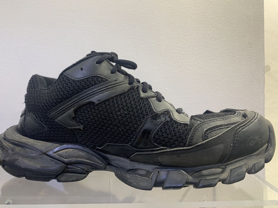 Bnciaga truck desrtoyed_оригинални_45