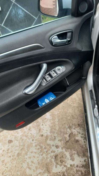 Autoturism ford mondeo