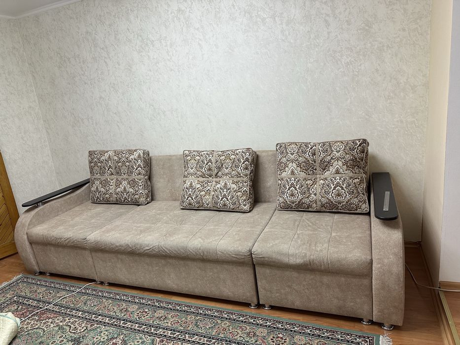 Диван в хорошем состоянии