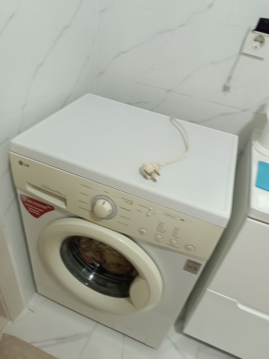 Продам сиральную машинку  LD 5 кг.