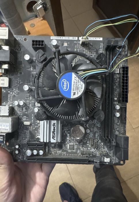 Placa de baza , procesor , carcasa Pc!