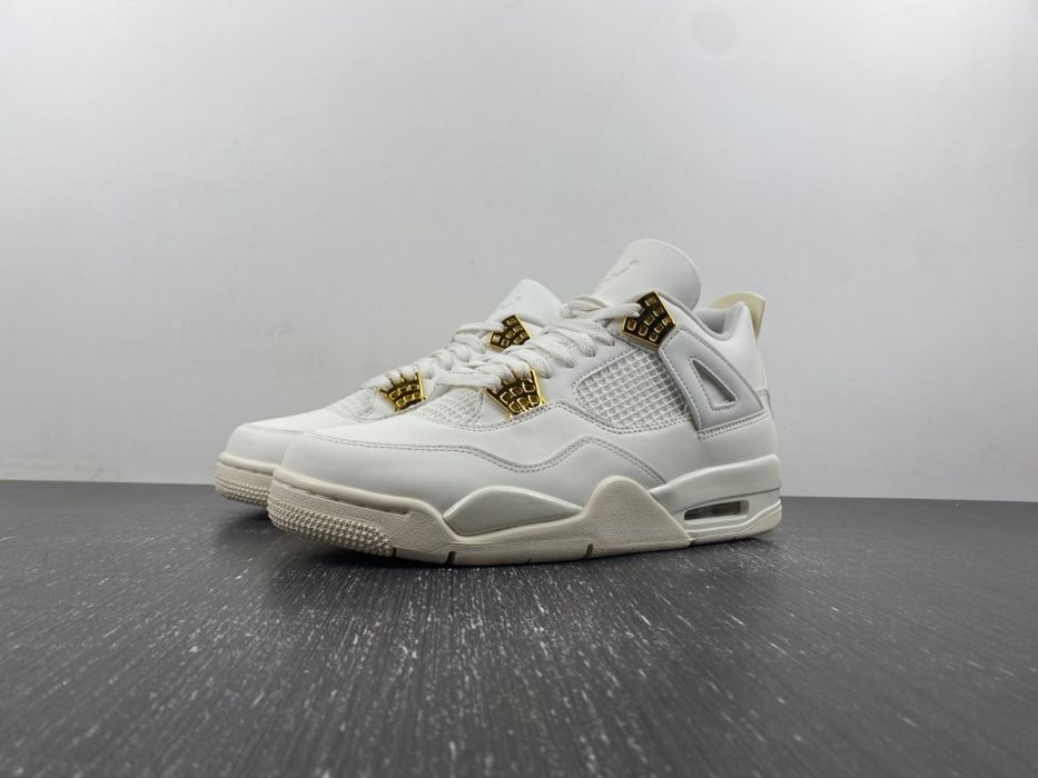 Air Jordan 4 Retro “Metallic Gold”