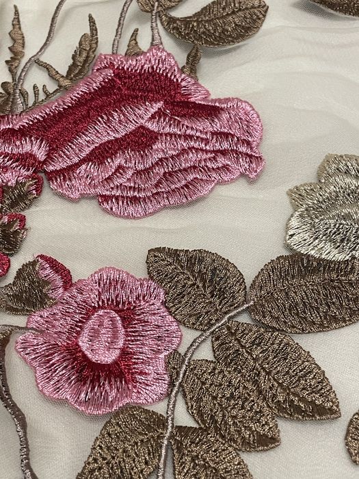 Рокля с 3D цветя MEGZ