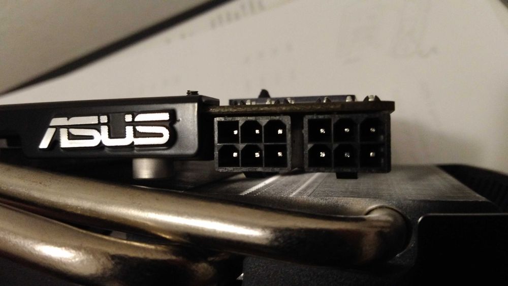 Placa video ASUS GeForce GTX 460, de colectie