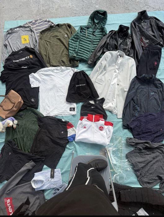 Haine second hand de brand – hanorace, tricouri, blugi - toate categoriile