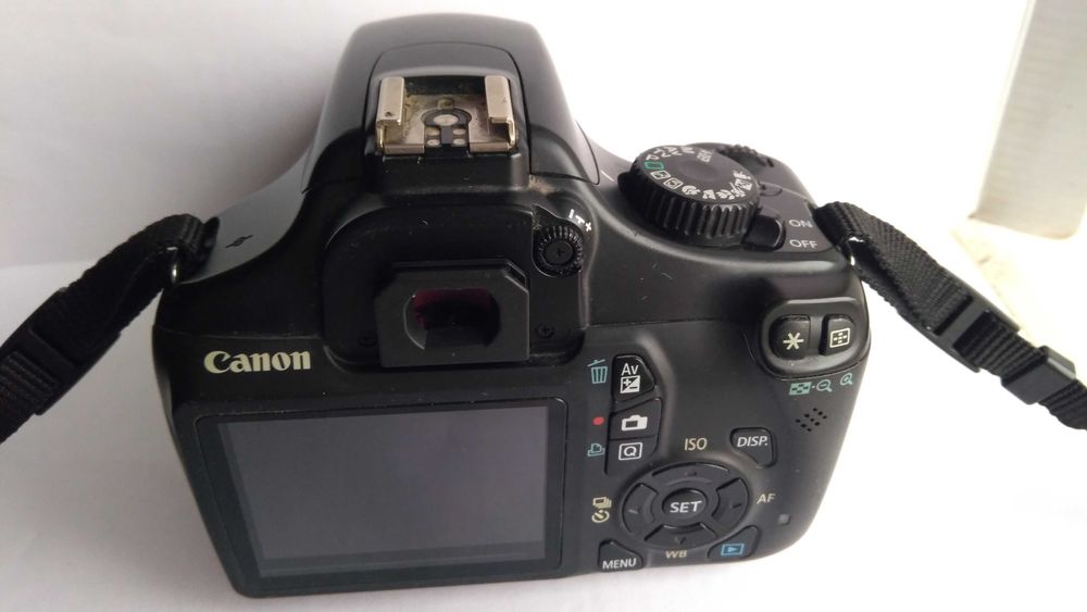 Фотоаппарат Canon EOS 1100D