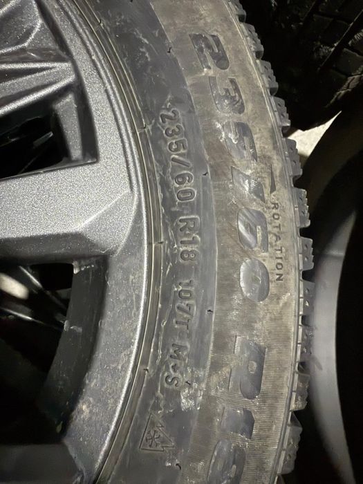 Продам зимнюю резину с дисками