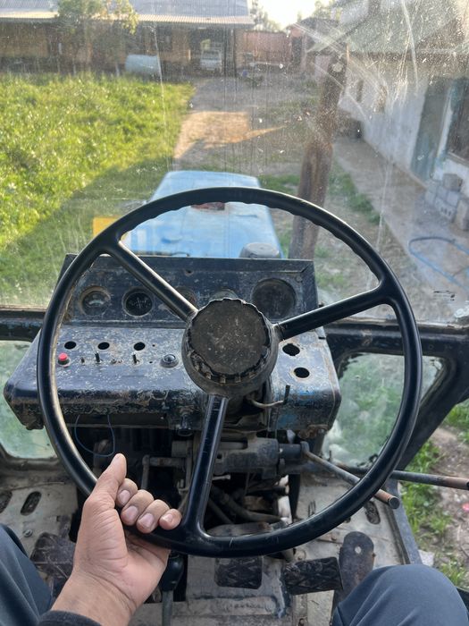 Traktor sotiladi Srochni