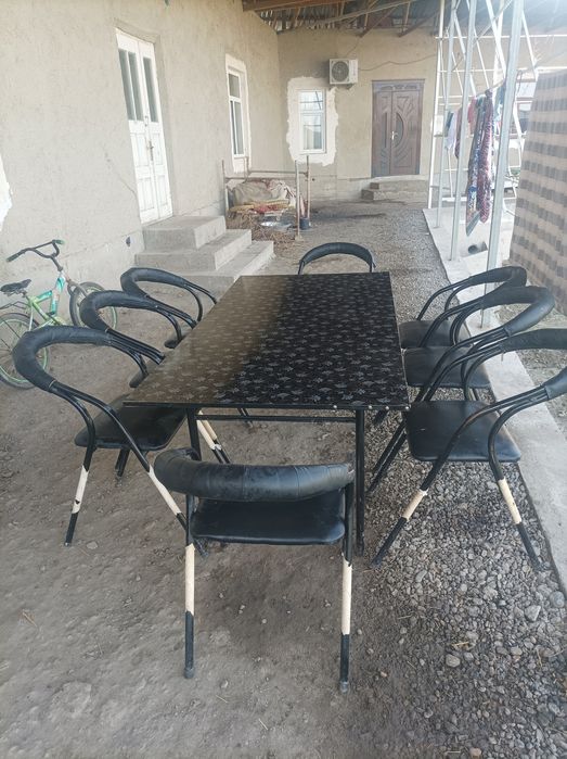 Стол стуллар сотилади.