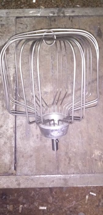 Миксер планетарный на 100 литров.