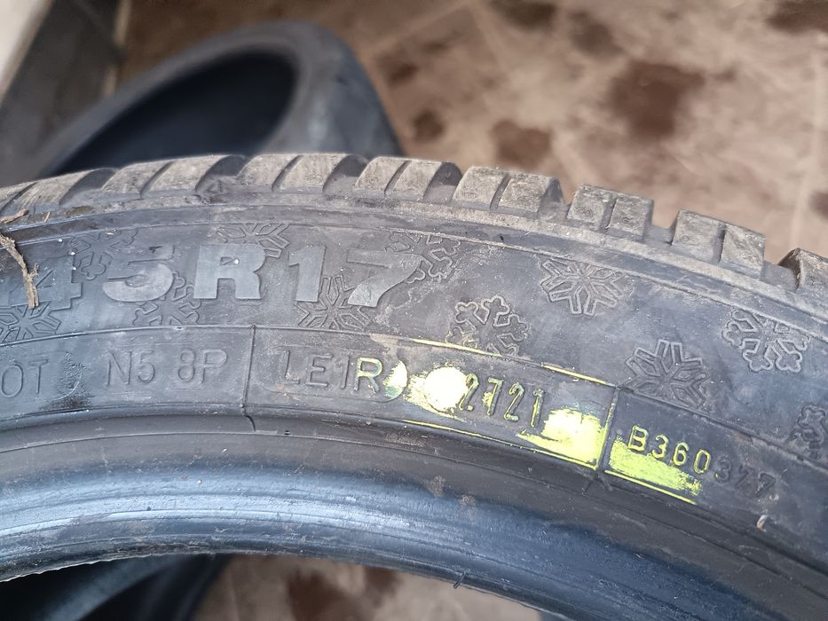 Anvelope MS iarna 235 45 17 Dunlop. 2021 5.4mm