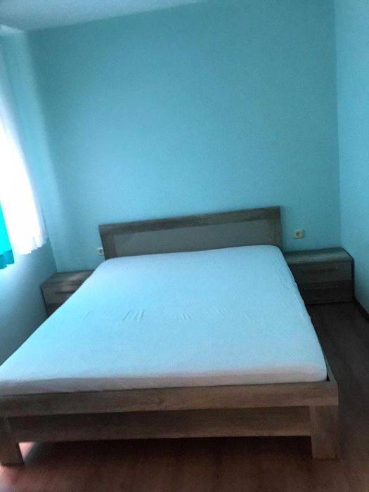 Тристаен апартамент под наем в центъра на Казанлък – обзаведен, отделна кухня, 90 кв.м.