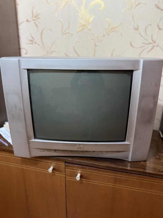 Отдам стенку советскую, телевизор, тумбу