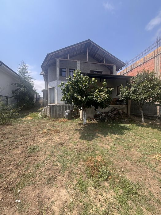 Schimb/vând casă P+1, 180 mp, teren 456 mp, garaj și beci – Dimitrie Cantemir, Vaslui – cu apartament 3 camere + diferență