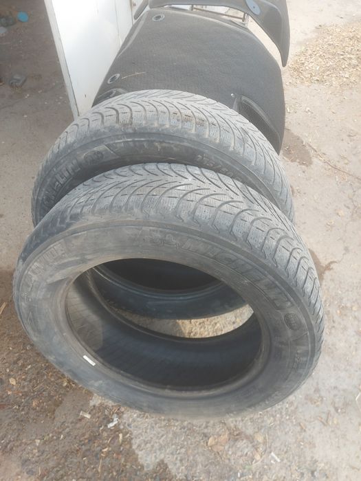 Шины зимние 2 штуки