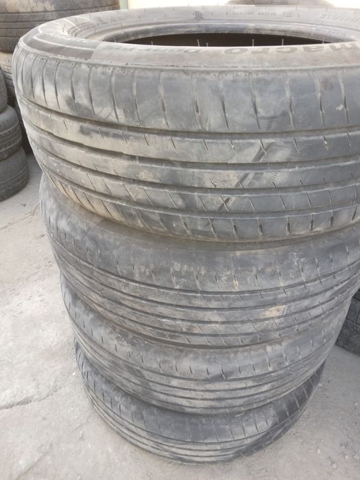Продам комплект покрышки.
