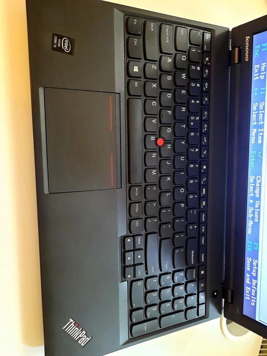 Vând laptop Lenovo i5, 6GB, SSD