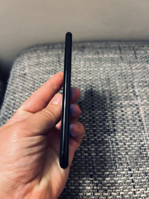 iPhone 7 Jet Black – 128 GB  87% baterie