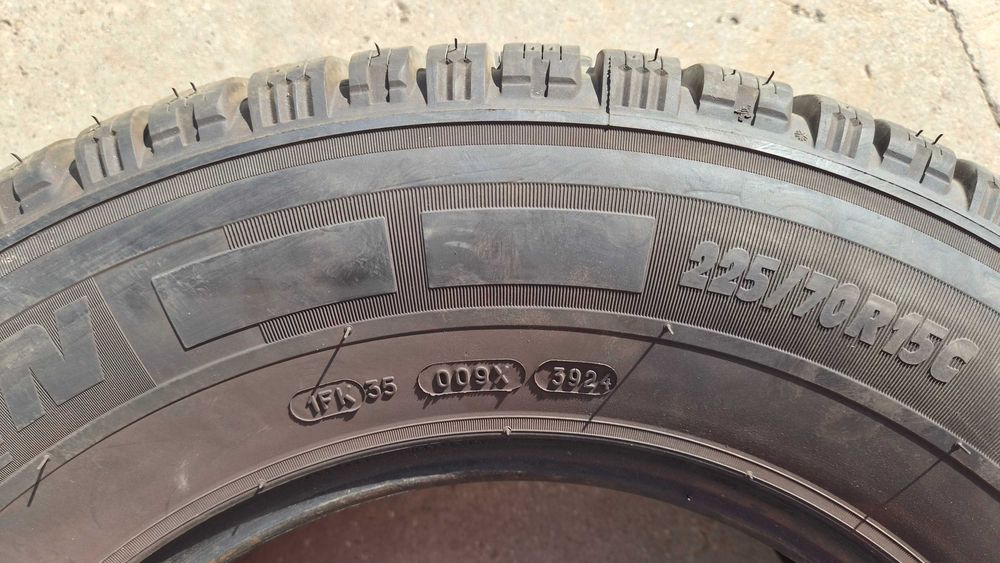 Продавам 4 броя зимни гуми за бус/кемпър Michelin Agilis Alpin 225/70R15C