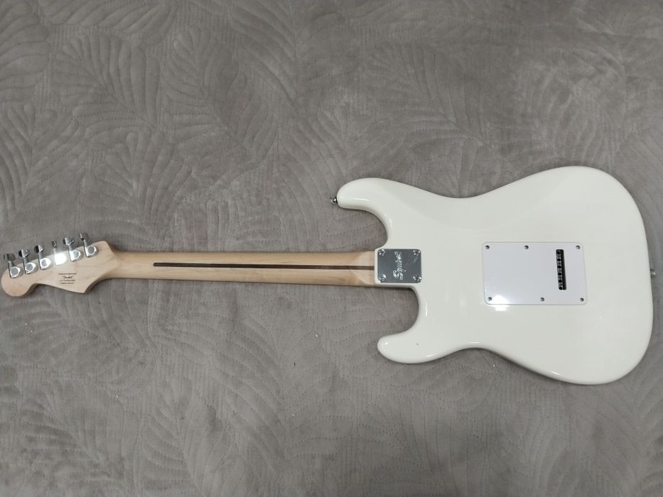 Электро гитара и комбо усилитель