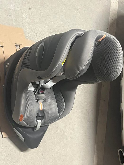 Стол за кола Cybex Sirona Gi i-Size Plus, с база, 40 - 105 см