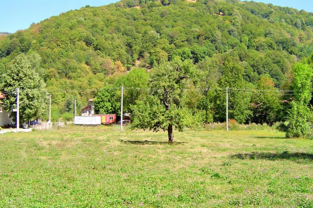 Продава се Парцел в с. Рибарица, Област Ловеч - 1052 кв.м за 38 €/кв.м - Снимка #1