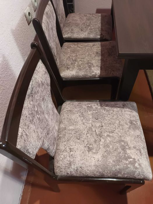 Продам 6 стульев