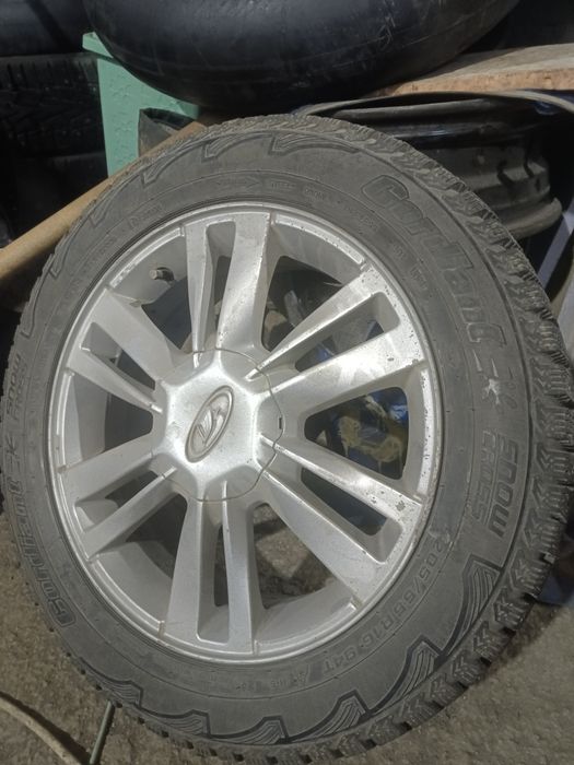 Продам комплект с дисками