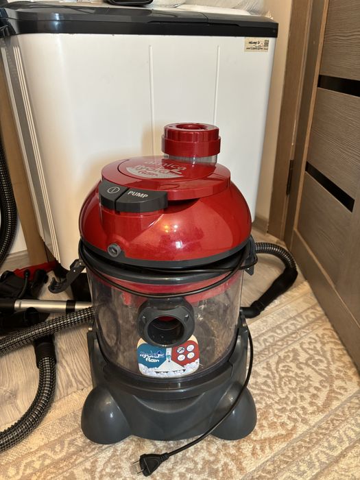 Продам Пылесос ARNICA Hydra Rain Plus красный