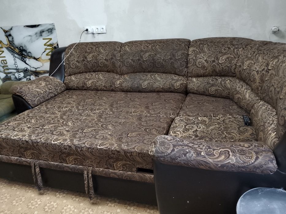 Угловой диван б/у