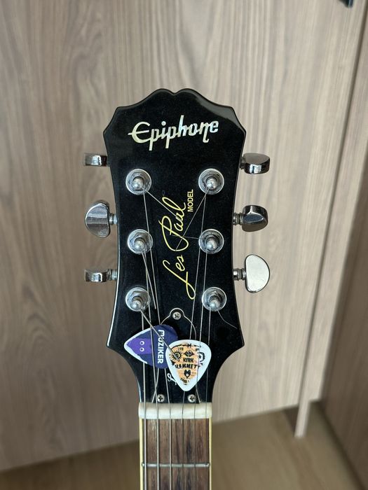 Chitară Electrică Epiphone Les Paul Standard PlusTop + Stand inclus