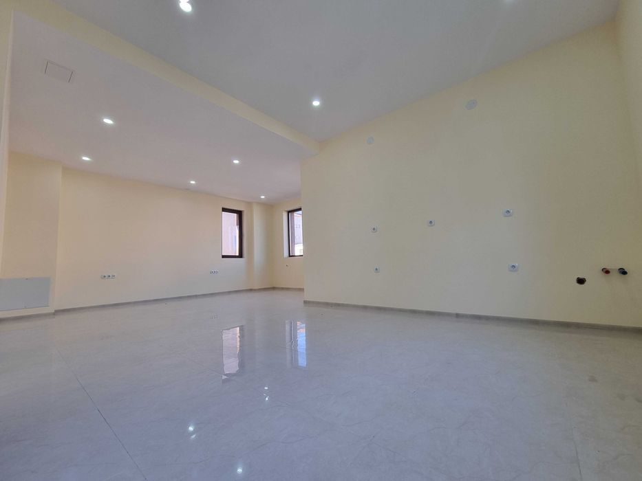 Дава се под наем Офис в Горна Оряховица - 226 кв.м за 178.5 € - Снимка #14