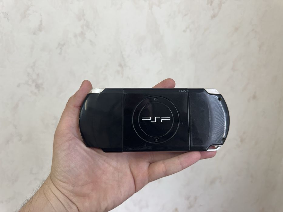 PSP  portable 2004