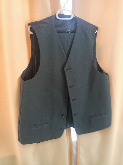 Costum întreg de buna calitate