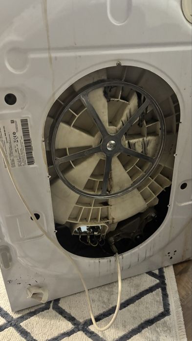 Продам стиральную машину Indesit