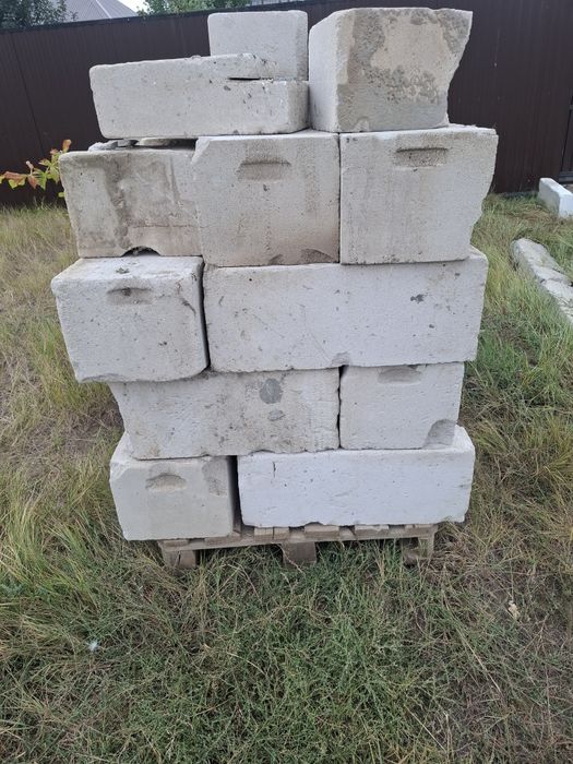 Продам кирпич газоблок остатки от стройки
