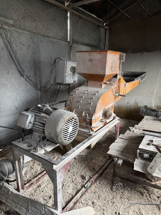 Vand moara pentru animale