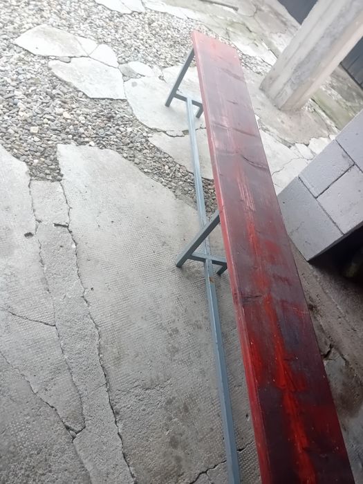 Vând 2 bănci identice