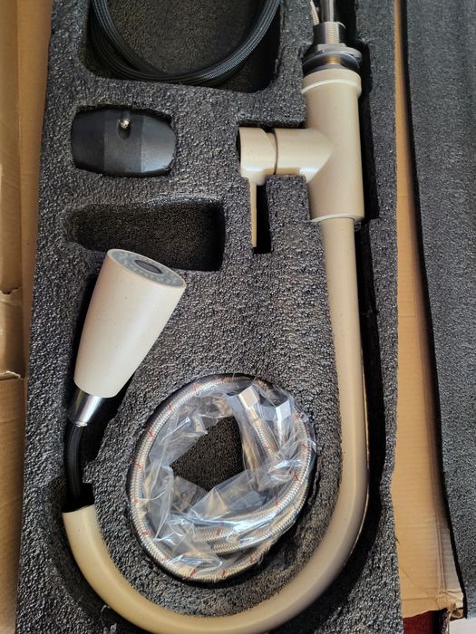 Vand baterii noi de bucătărie noi in cutie