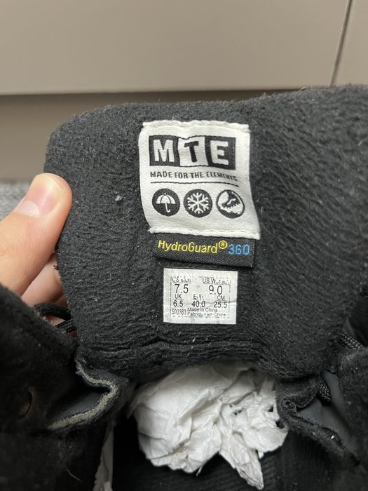 Продаю зимние ботинки Vans