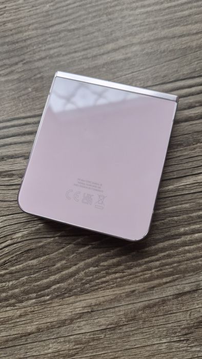 Samsung Galaxy Z Flip 5 (256GB)