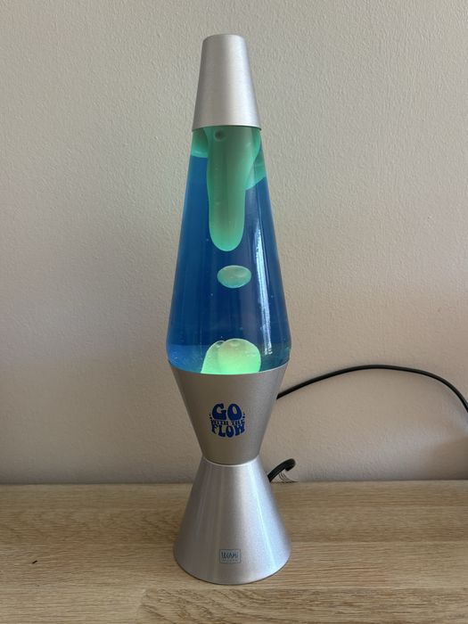 Лава лампа на легами